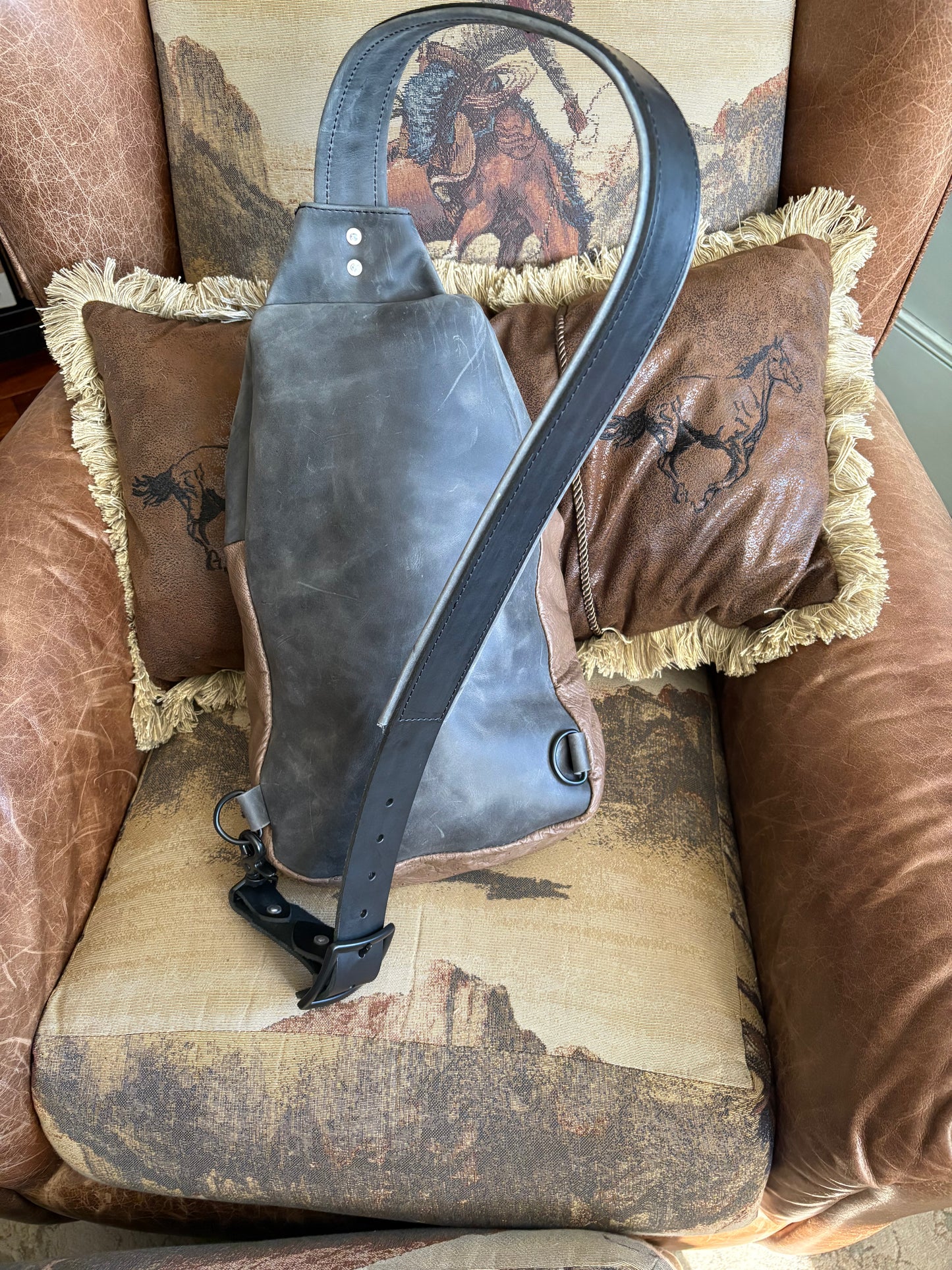 Troubadour sling bag